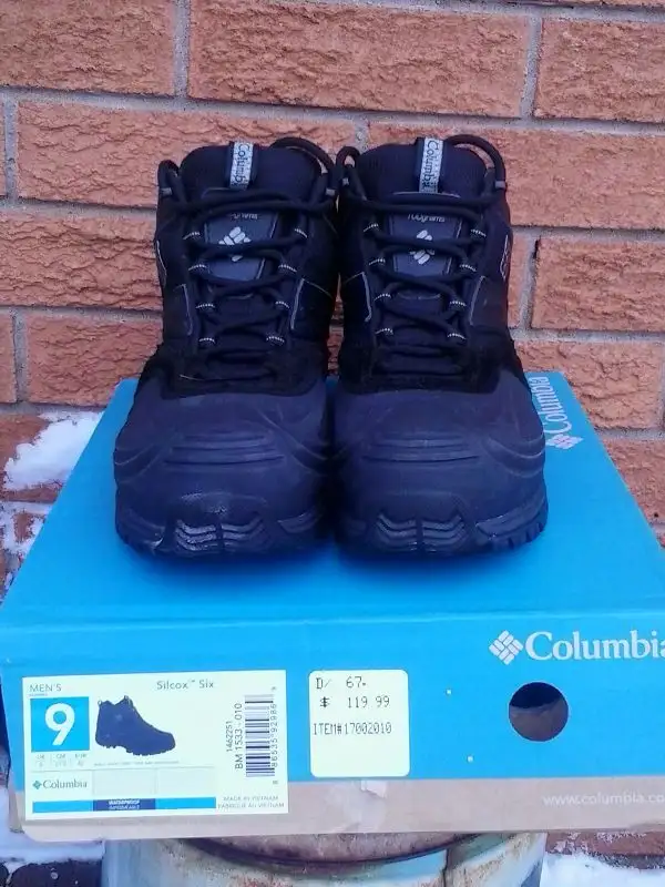 Mens Columbia boots in Men's Shoes in Belleville - Image 2