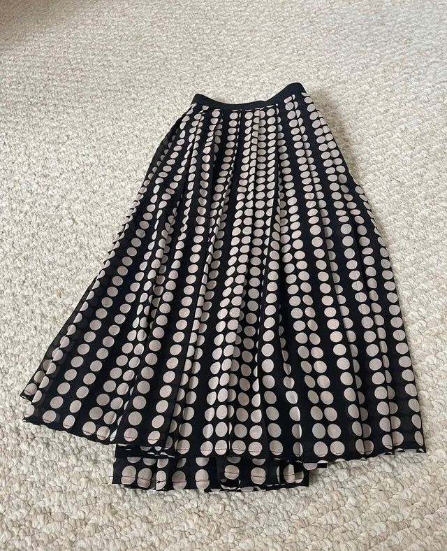 Authentic Tory Burch silk polka dot skirt in Women's - Dresses & Skirts in Oakville / Halton Region