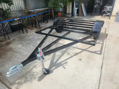 Teardrop/squaredrop trailer frame Dimensions: - 114"L x 82"W - 60" between wheel wells Wheel well di...