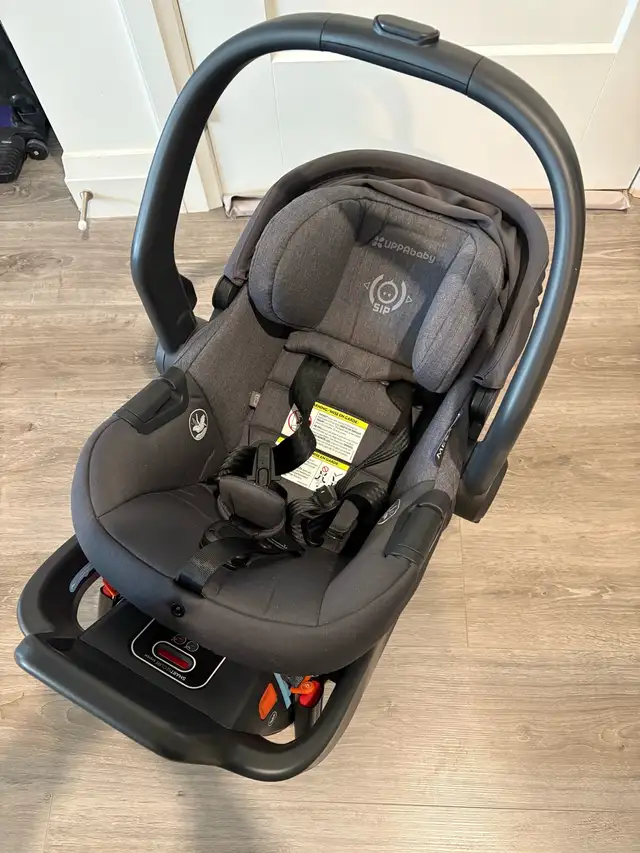Baby Car seat in Strollers, Carriers & Car Seats in Dartmouth - Image 8