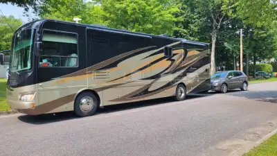 Classa A diesel 2014 37,9 pieds. 55000 kilos, pneus 2024, cuires impeccables, luxueux véhicule agréa...