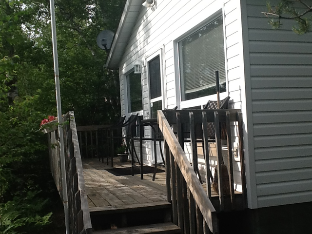 LIVE ON THE LAKE in Ontario in Canada - Image 5