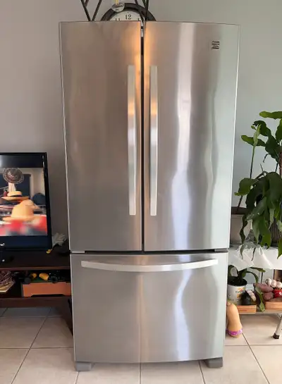 Kenmore Refrigerator with icemaker, View more