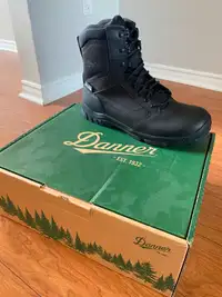 Danner lookout boot - size 10. Brand new in box - never worn