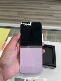 Samsung Z Flip 5 , Brand New in Open Box , 256 GB , Lavender