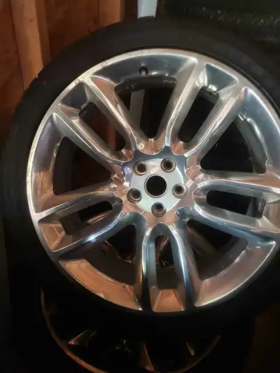 22×10 explorer rims and tires