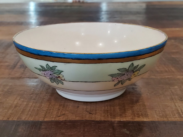 Antique T&T Limoges France 1919 Porcelain Bowl in Arts & Collectibles in Edmonton - Image 2