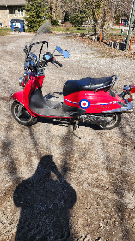 Vespa like gas powered scooter in Scooters & Pocket Bikes in Woodstock - Image 4