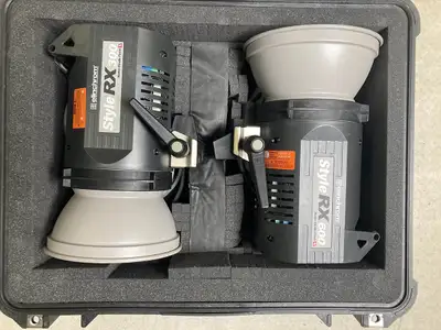 Elevate your photography with the Elinchrom RX 600 and Elinchrom RX 300 studio setup, a professional...
