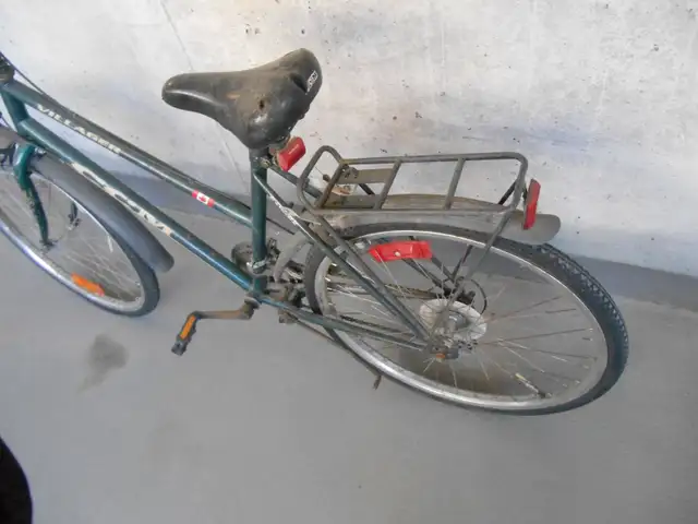 SidneyCrosbyClock/BustEguypt$29eTable49$Trade4 iphone6-14 in General Electronics in Ottawa - Image 9