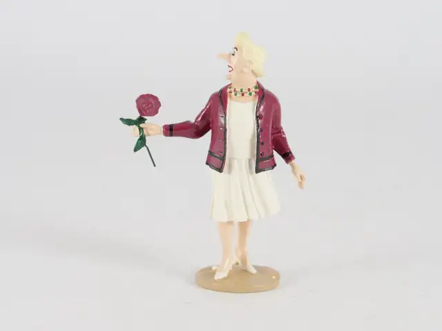 Tintin Figurine: Castafiore Holding a Rose, Made of Lead