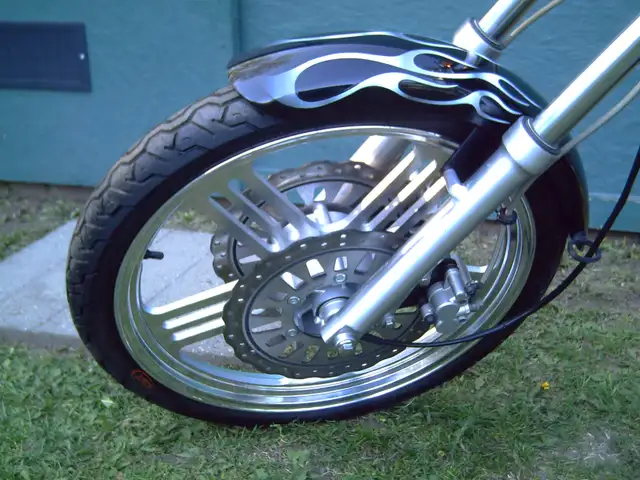 2011       MOTORCYCLE in Street, Cruisers & Choppers in Kelowna - Image 7