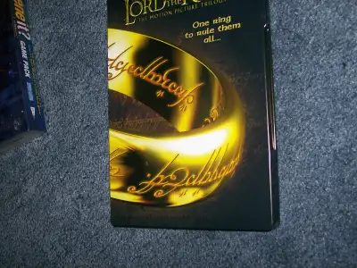 NEW IN ORIGINAL METAL CASE, 3 DVDS LORD OF THE RINGS, ONE RING TO RULE THEM ALL COLLECTION, THE FELL...