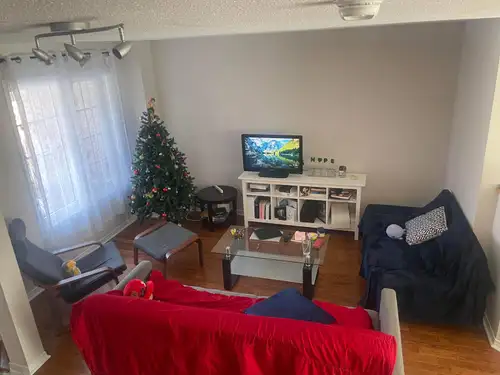 I am looking for student or working young girls for my 3 bedroom townhouse. Two rooms available, uti...