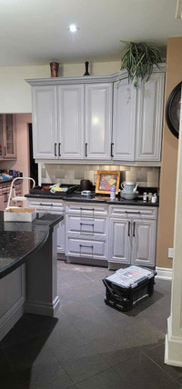Refinish and refacing your kitchen cabinets with high quality sp