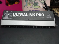 Behringer Ultralink Pro - 8-Channel Splitter/Mixer  Model MX882