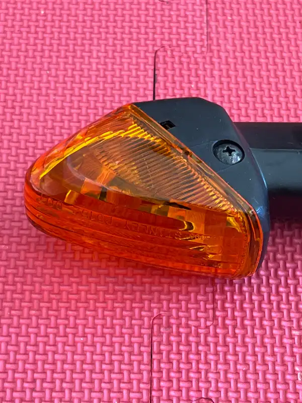 Kawasaki Ninja zx6r 600 Turn Signal Lamp assembly oem 23037-0058 in Other in Barrie - Image 3