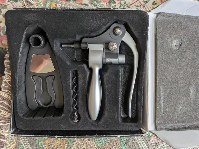 Arcosteel Wine Corkscrew with Stand64959975657729125