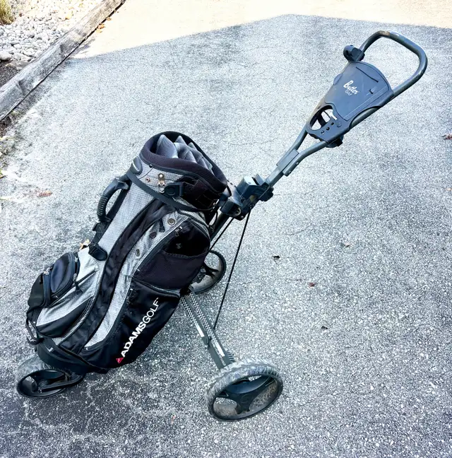 golf bag and pull cart in Golf in Barrie - Image 3