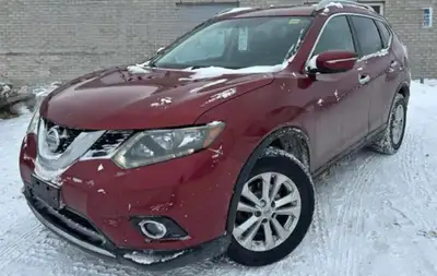 I am selling my 2014 Nissan Rogue S. This SUV features a fuel-efficient engine and a spacious interi...