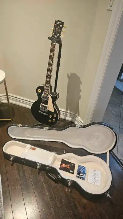 2012 Gibson Les Paul - Tradional - Ebony, View more