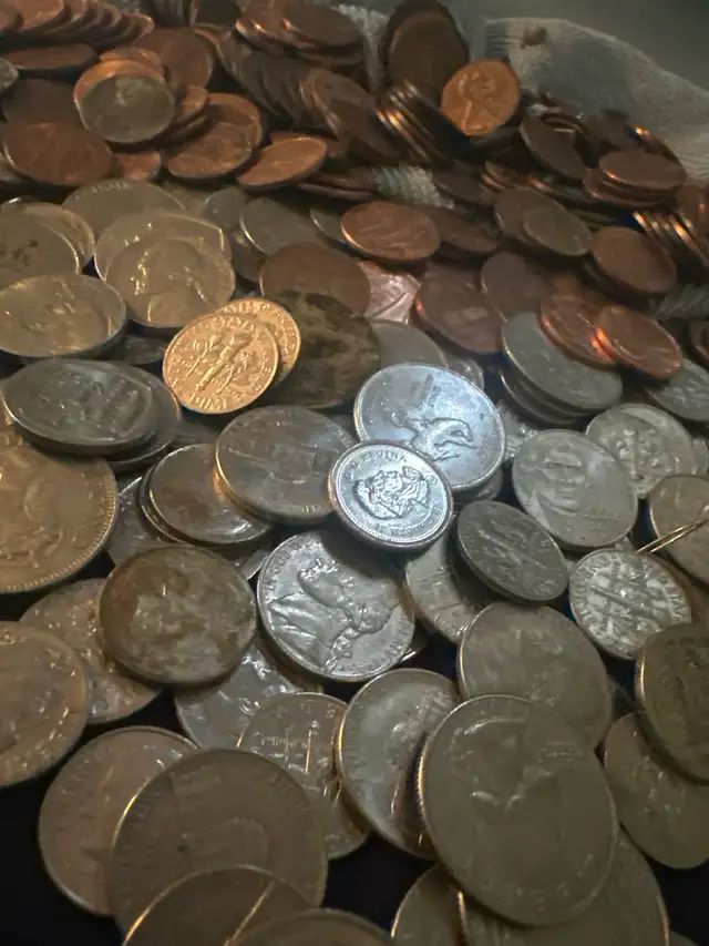 CASH FOR OLD POCKET CHANGE  AND $50 cent coins from any country