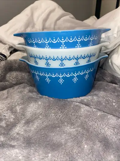 Three pieces .. no lids