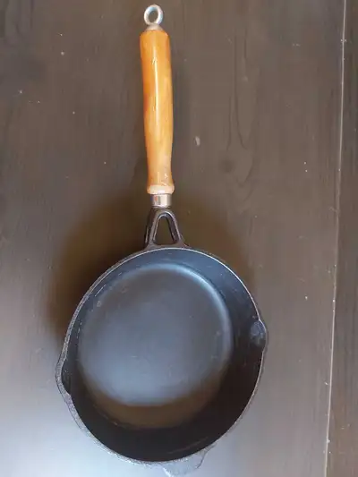 8" Cast Iron Taiwan skillet in perfect flat condition, View more
