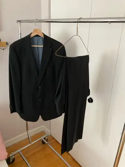 I was 5,11” 160lbs , slim with wide shoulders (waste 30”aprox)when this suit fit best . Paid over a...