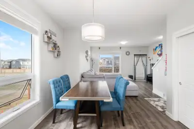 STUNNING TOWNHOUSE FOR RENT IN BELMONT - PREMIUM END UNIT!