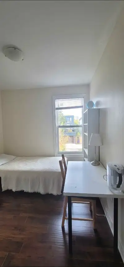 Private washroom-Downtown UofT room rental