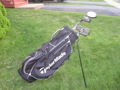 Men's Right Hand 12-pc. Golf Set (Wilson Shock Wave) with Bag, View more