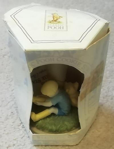 WD Classics Collection Pooh LTD Figurine & Cookie Stamp, Shore in Arts & Collectibles in Mississauga / Peel Region - Image 4