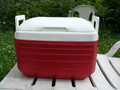 Camping equipment. GONE. Large 38 L cooler box from Thermos. Two handles, no wheels. Very good clean...