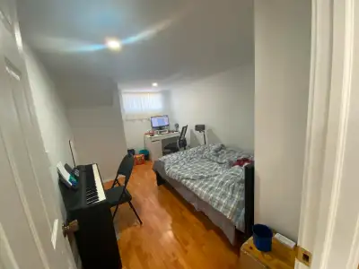 One bed room suite close to Chinook Mall