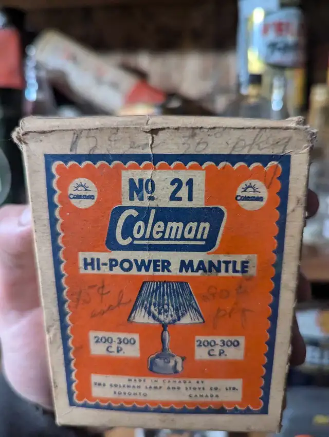 VINTAGE 1950's COLEMAN LANTERN #21 HI-POWER MANTLE BOX in Arts & Collectibles in Summerside - Image 3