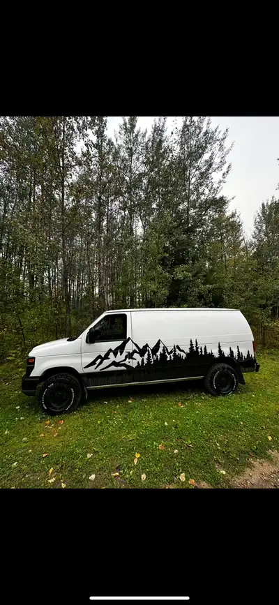 2012 ford e-250 for sale bough it 3 years ago it has 210,000 km on it. During my ownership I replace...