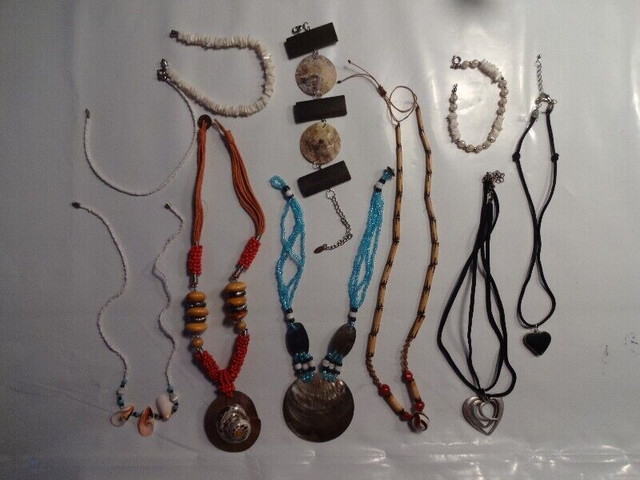 colliers lot de 6 + 4 bracelets dans Bijoux et montres  à Longueuil/Rive Sud