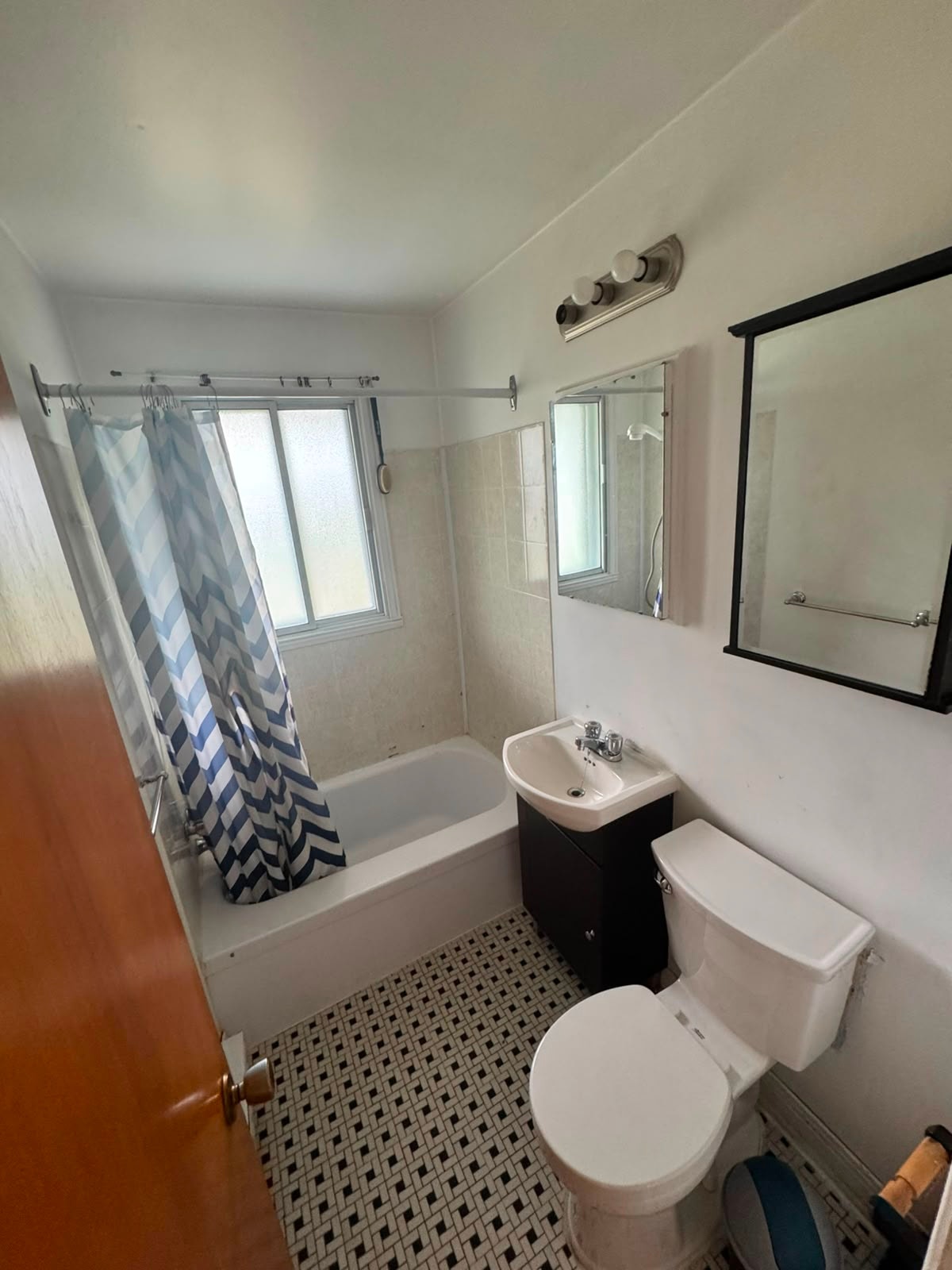Beau 3 ½ rénové – Wi-Fi, électros et laveuse/sécheuse inclus — photo 3