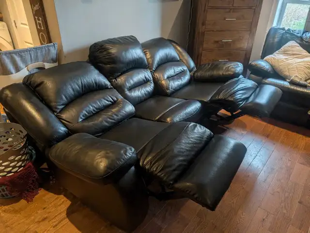 Toreno Leather Reclining Sofa Two Available in Couches & Futons in Napanee - Image 4