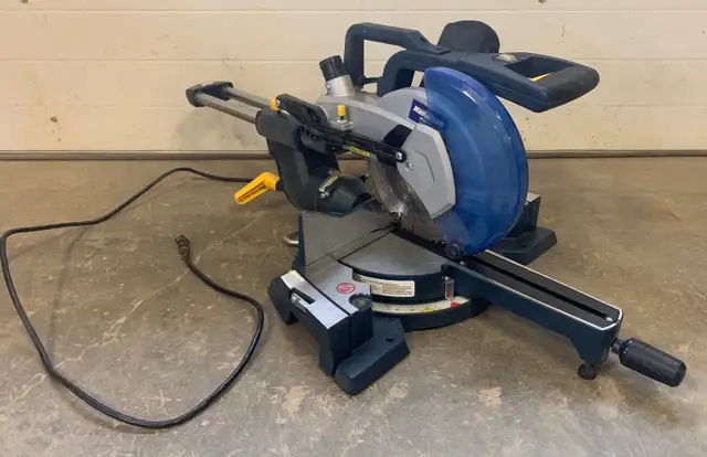 Mastercraft Dual Bevel Sliding Compound Miter Saw in Power Tools in Red Deer - Image 5