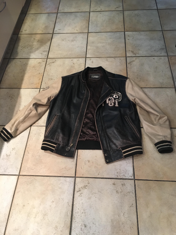 MENS ALL LEATHER JACKET in Men's in City of Montréal - Image 3