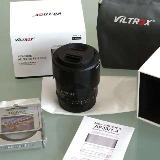 VILTROX AF 33mm f1.4 Sony E-mount APS-C cameras + Digital Vision in Cameras & Camcorders in City of Montréal - Image 6