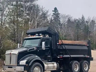 For sale 2021 Kenworth T880 dump truck. Works daily! Paccar 455hp 18spd 3:91 ratio. Full lock ups 46...