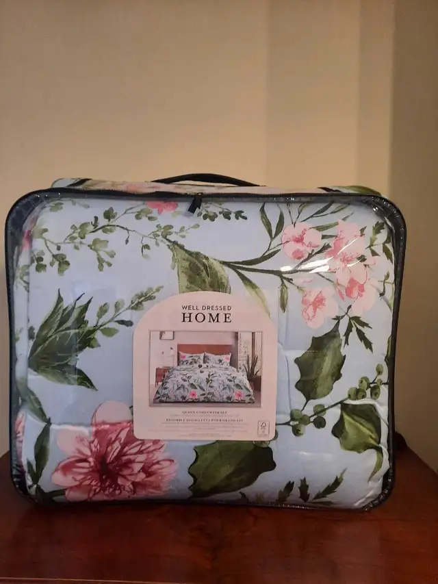 Ens.douillette neuf pour grand lit in Bedding in Gatineau - Image 3