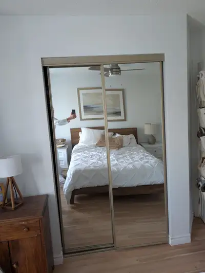 50 $ Porte coulissante en votre/miroir, View more