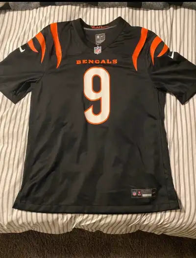 Nike Size Large Joe Burrow Jersey, View more