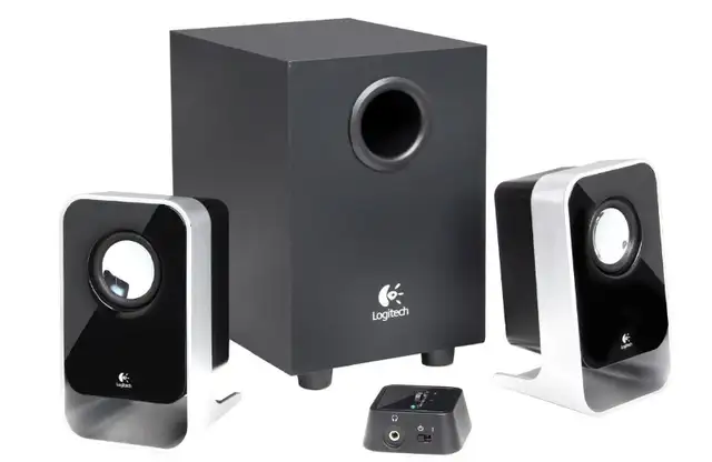 LOGITECH 2.1 STEREO SPEAKER SYSTEM in Speakers in Markham / York Region - Image 2