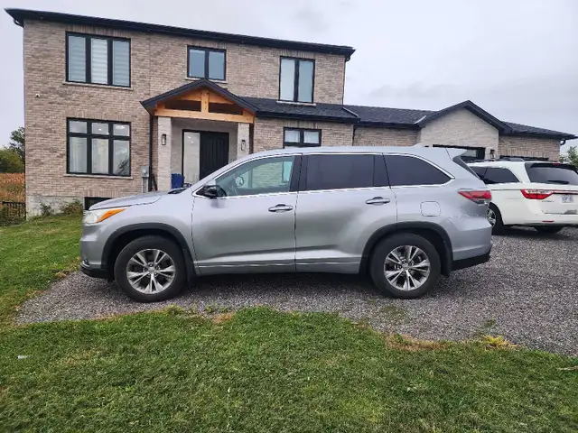 2015 Toyota Highlander LE FWD | Cars & Trucks | Oshawa / Durham Region ...