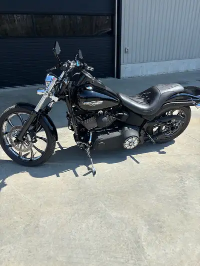 2009 Harley-Davidson Night Train FXSTB. Last production year of the night train. Engine: Twin Cam 96...
